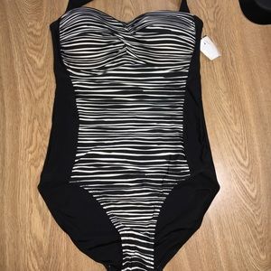 Brand new Mossimo swimsuit- Black - medium